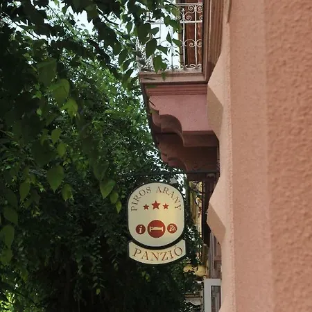 Piros Arany Panzio Pensionat 3*