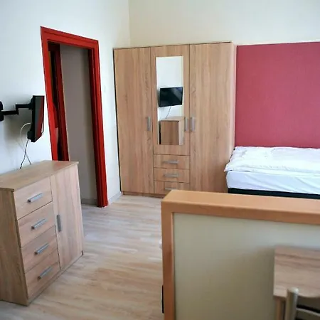 Piros Arany Panzio 3* Kalocsa